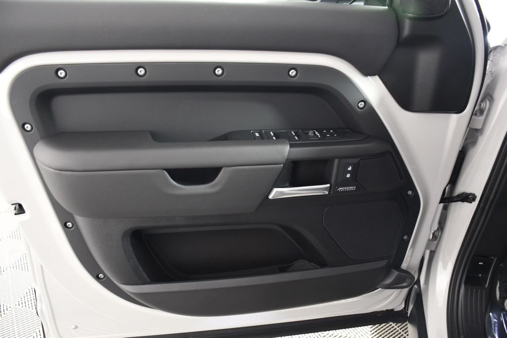 New 2026 Borasco Grey Land Rover X-Dynamic SE image 14