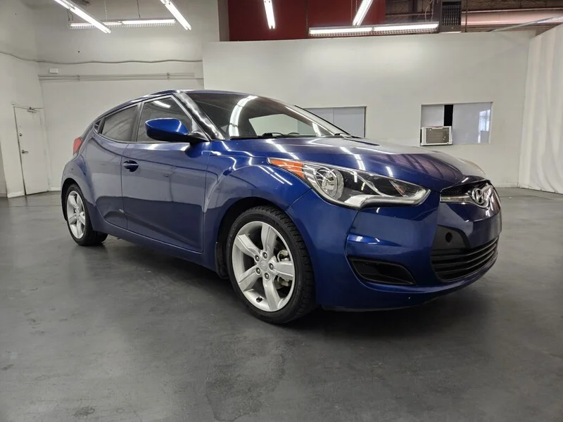 Used 2015 Pacific Blue Pearl Hyundai 3DR CPE AT image 4