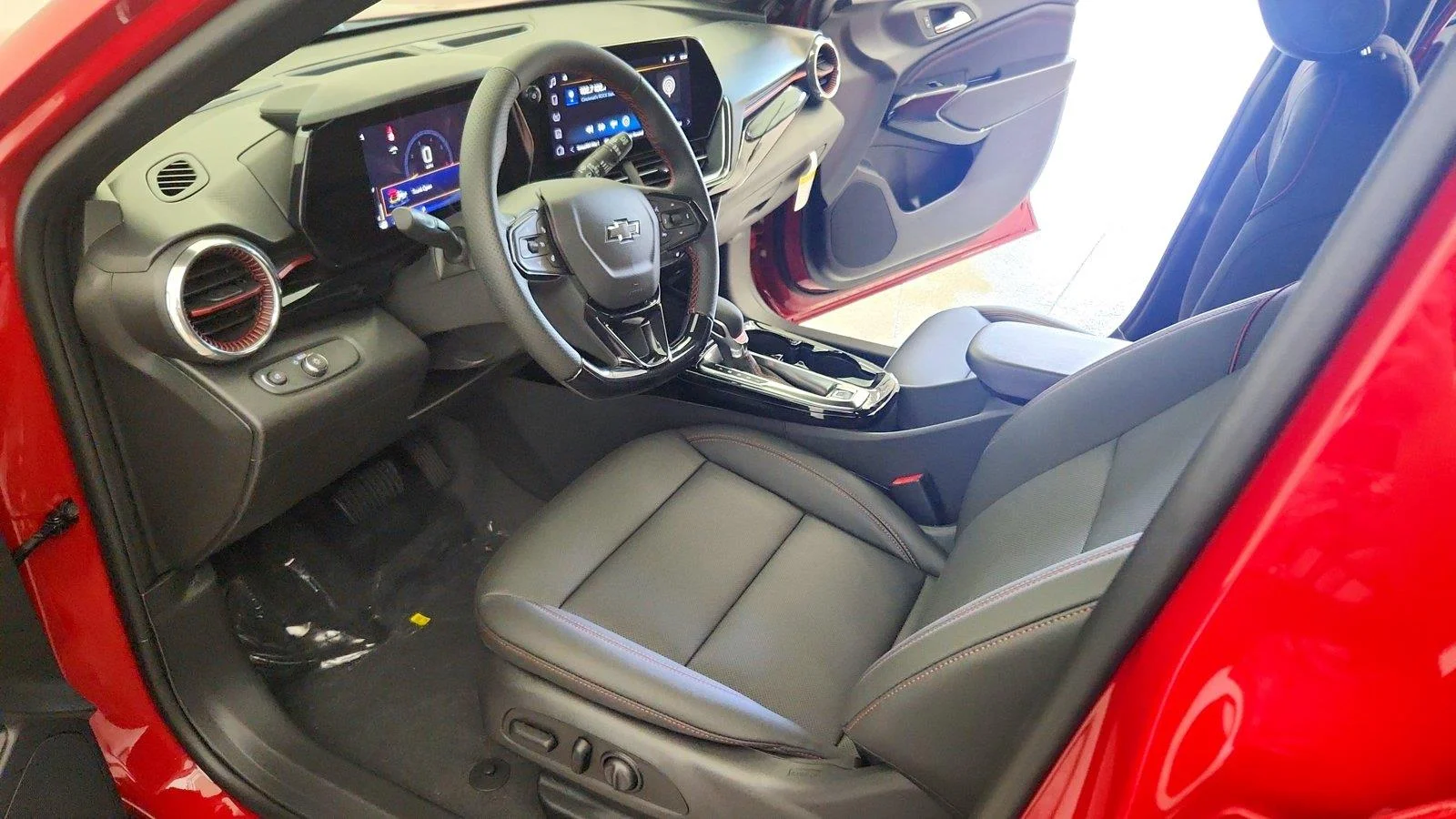 2026 Chevrolet Trax RS - Photo 14