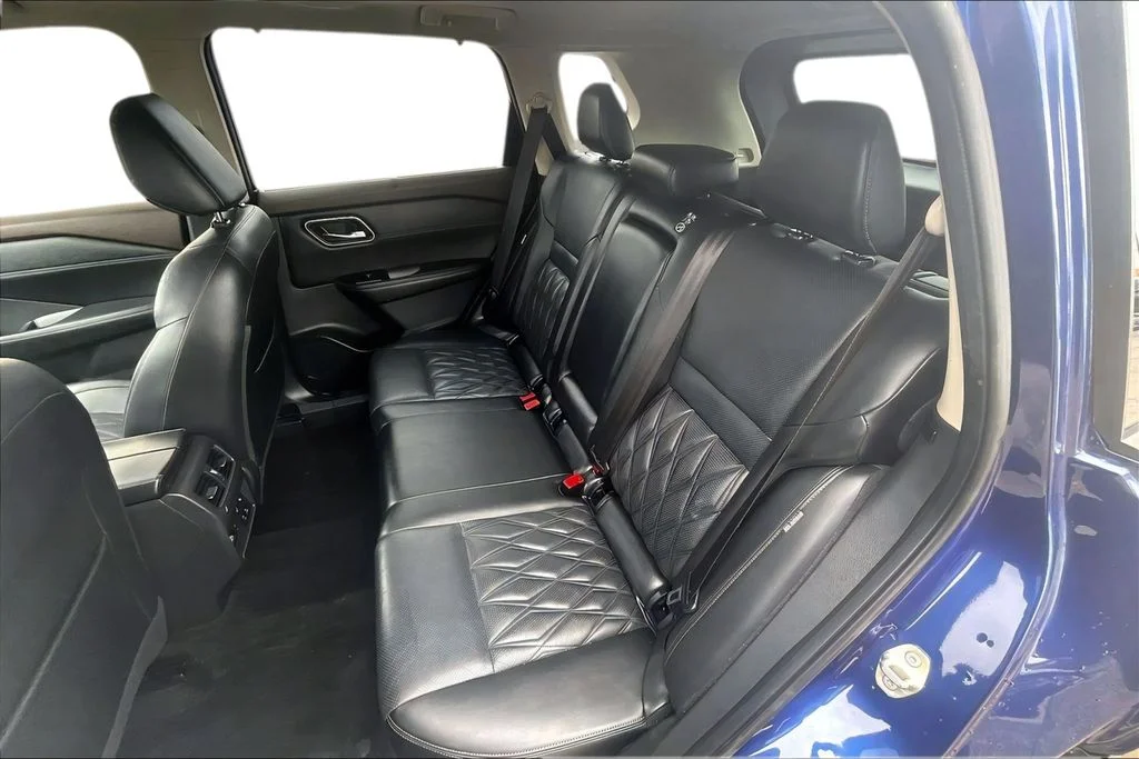 Certified Used 2021 Blue / Black Nissan Platinum image 22