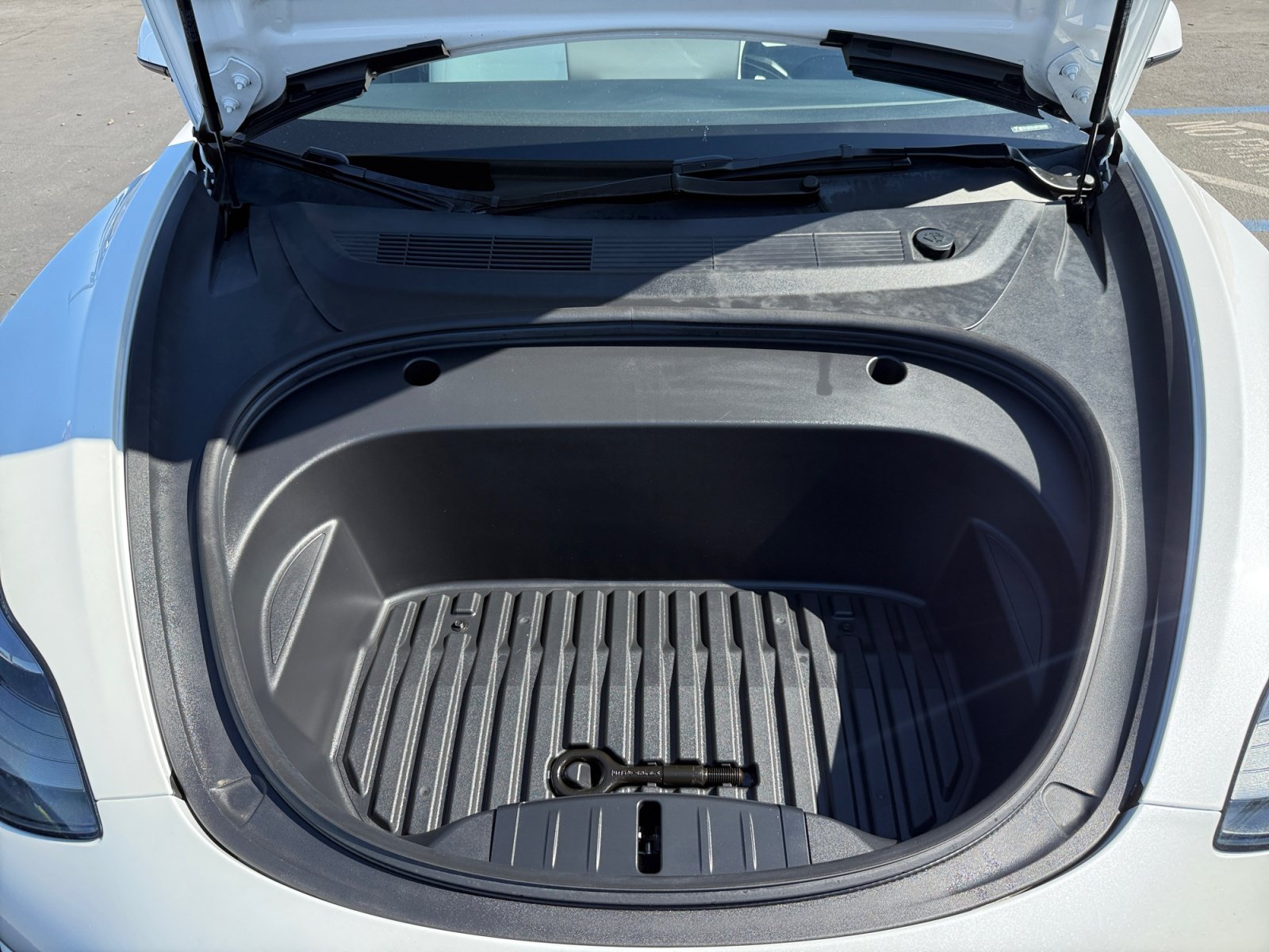Used 2023 Pearl White Multi-Coat Tesla  image 20