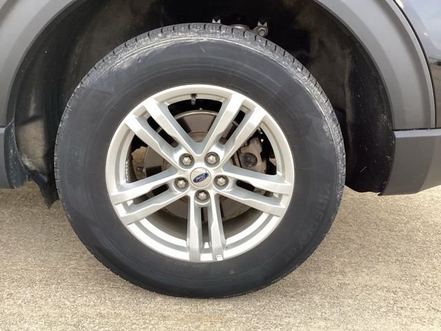 2022 Ford Explorer XLT photo 2