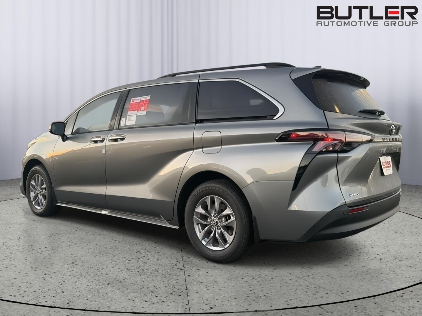 New 2026 Heavy Metal Toyota XLE 8-Passenger image 4