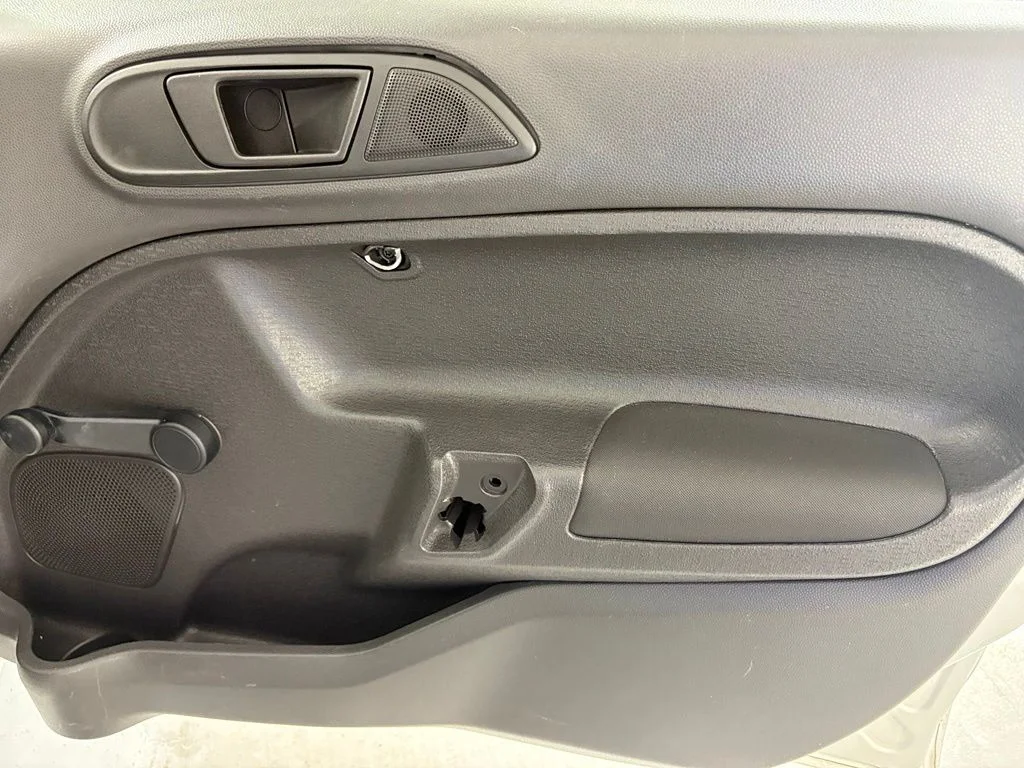 Used 2015 Silver Ford S image 32