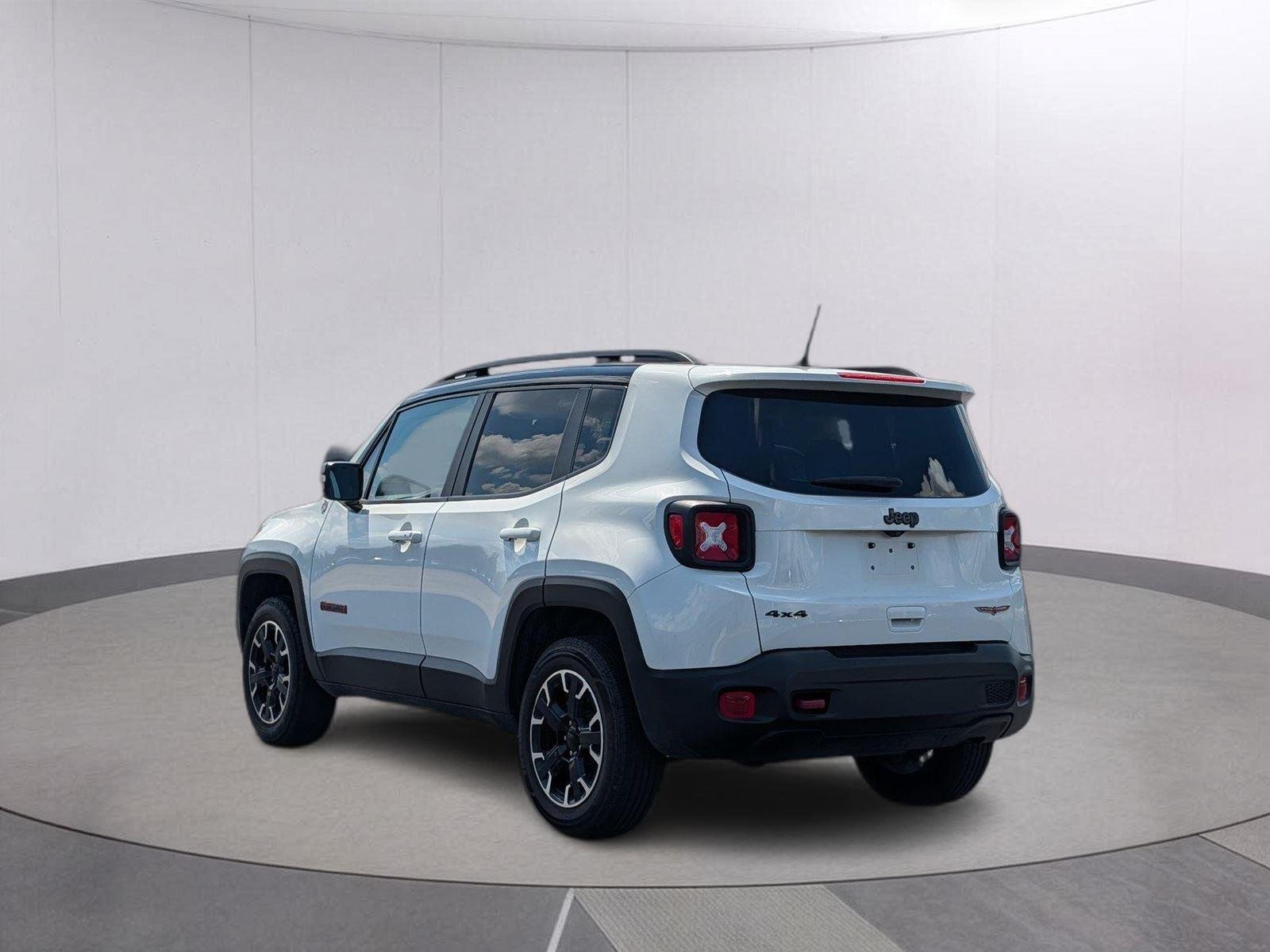 Used 2023 Alpine White Clearcoat Jeep Trailhawk image 3