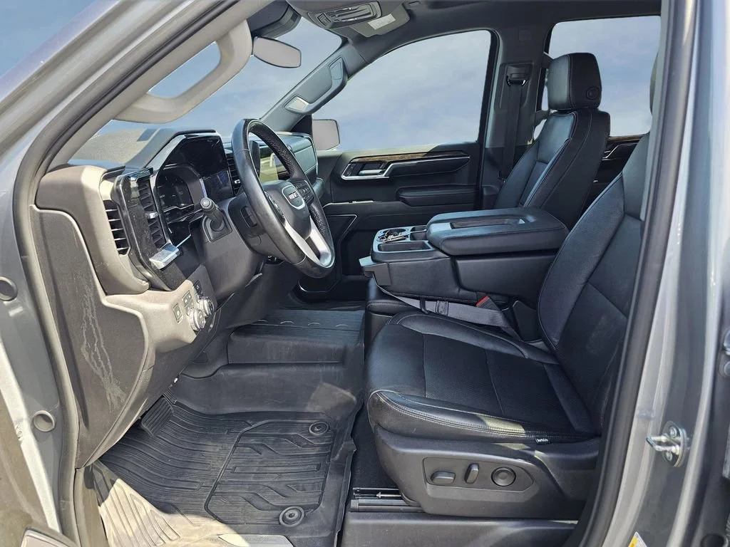Used 2024 Sterling Metallic GMC Elevation image 18