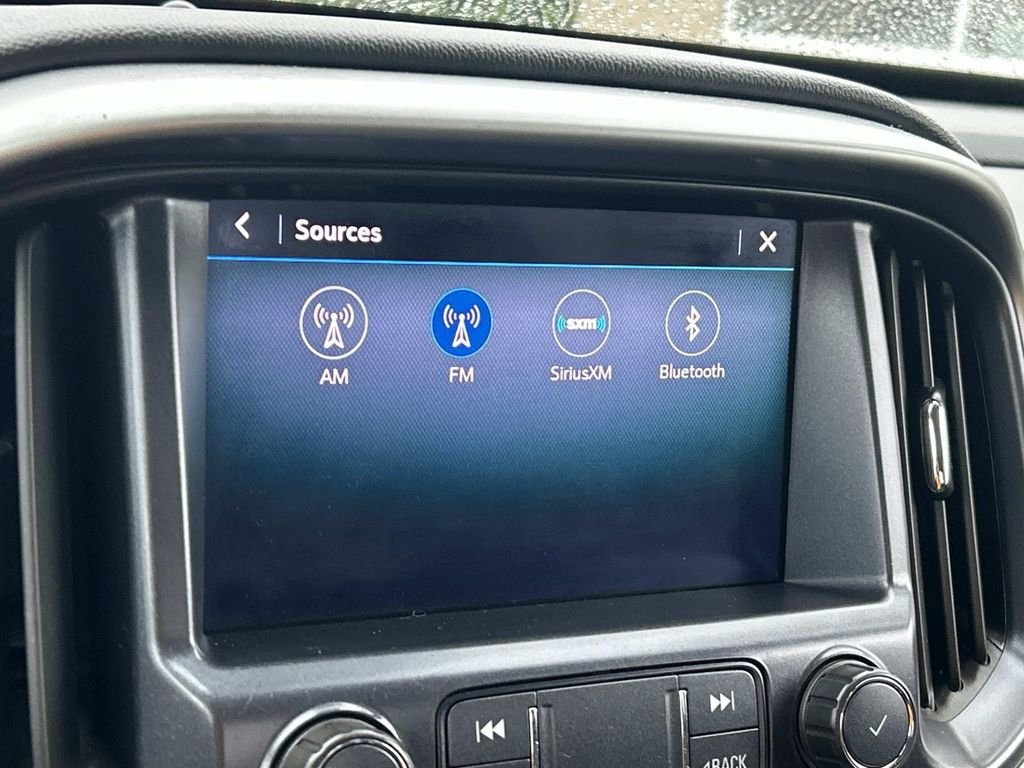 Used 2021 White Chevrolet LT image 27
