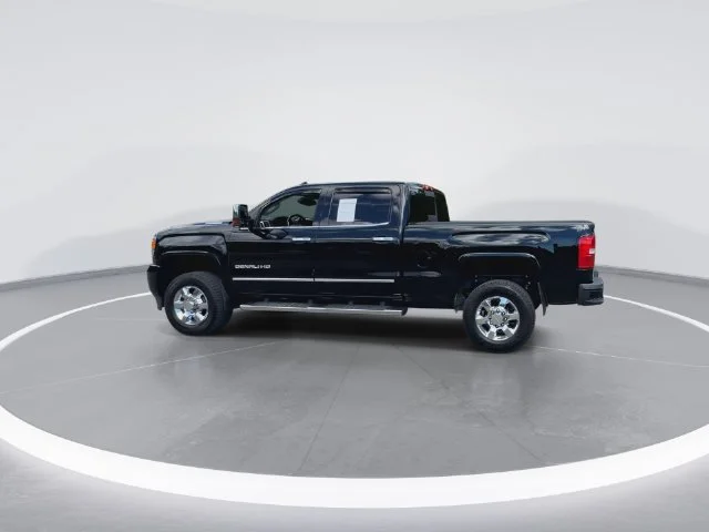 Used 2019 Black GMC Denali image 8
