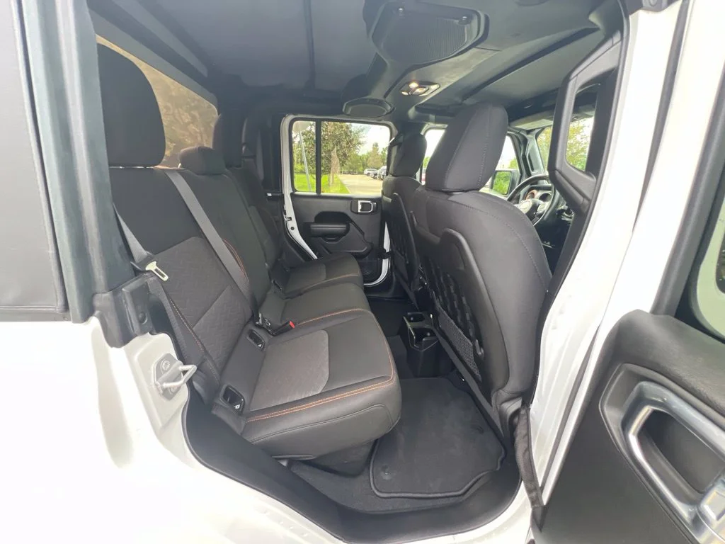 Certified Used 2022 White Jeep Mojave image 21