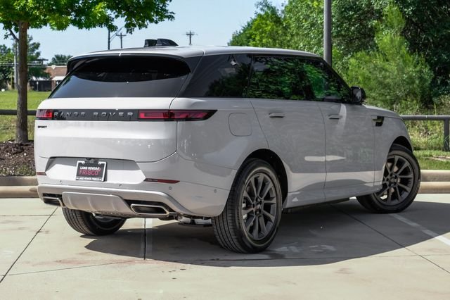 New 2026  Land Rover Dynamic SE image 9