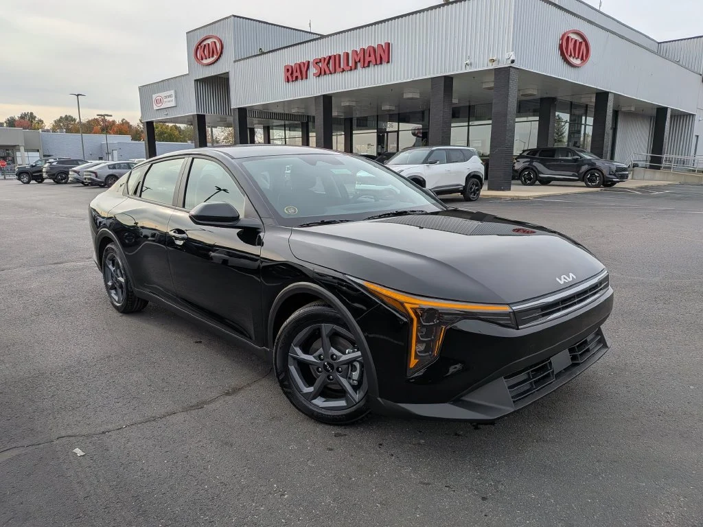 New 2027 Aurora Black Kia LXS image 28
