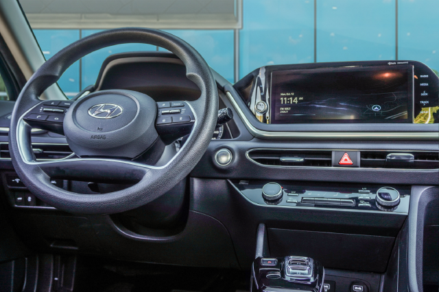 Used 2023 Blue Hyundai SEL image 11