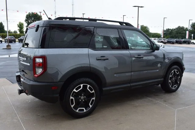 Used 2022 Gray Ford Outer Banks image 5