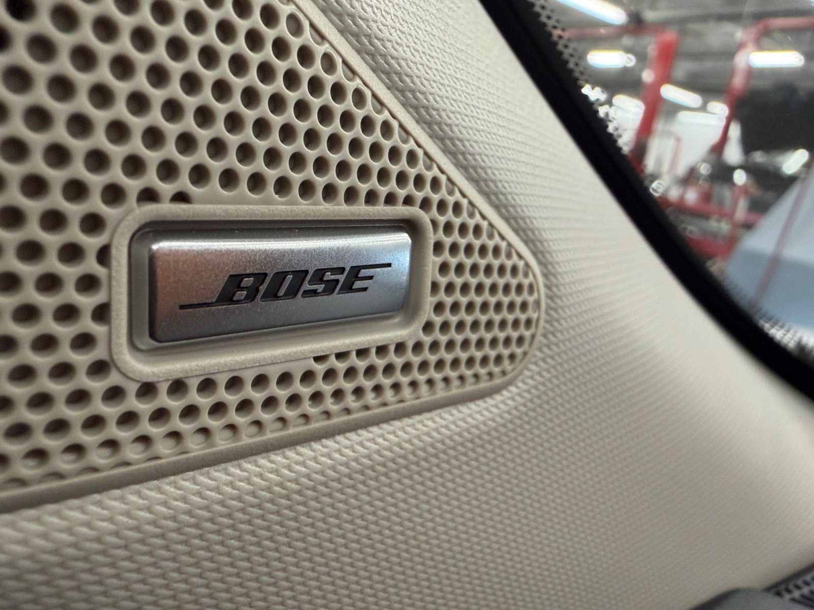 Used 2025 Everest White Pearl/Super Black Nissan Platinum image 28