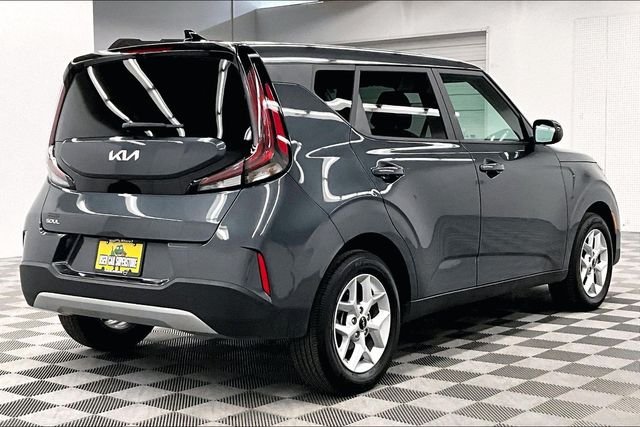 Used 2025 Gravity Gray Kia LX image 11