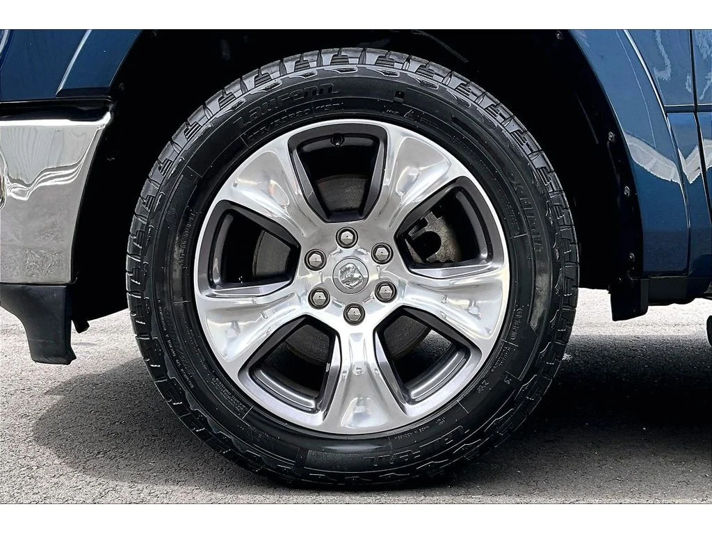 Used 2021 Patriot Blue Pearlcoat Ram Laramie image 9