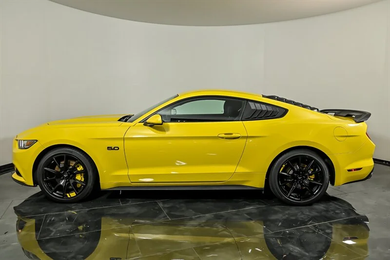 Used 2017 Triple Yellow Tri-Coat Ford GT image 6