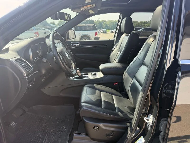 Used 2022 Black Jeep Limited image 3
