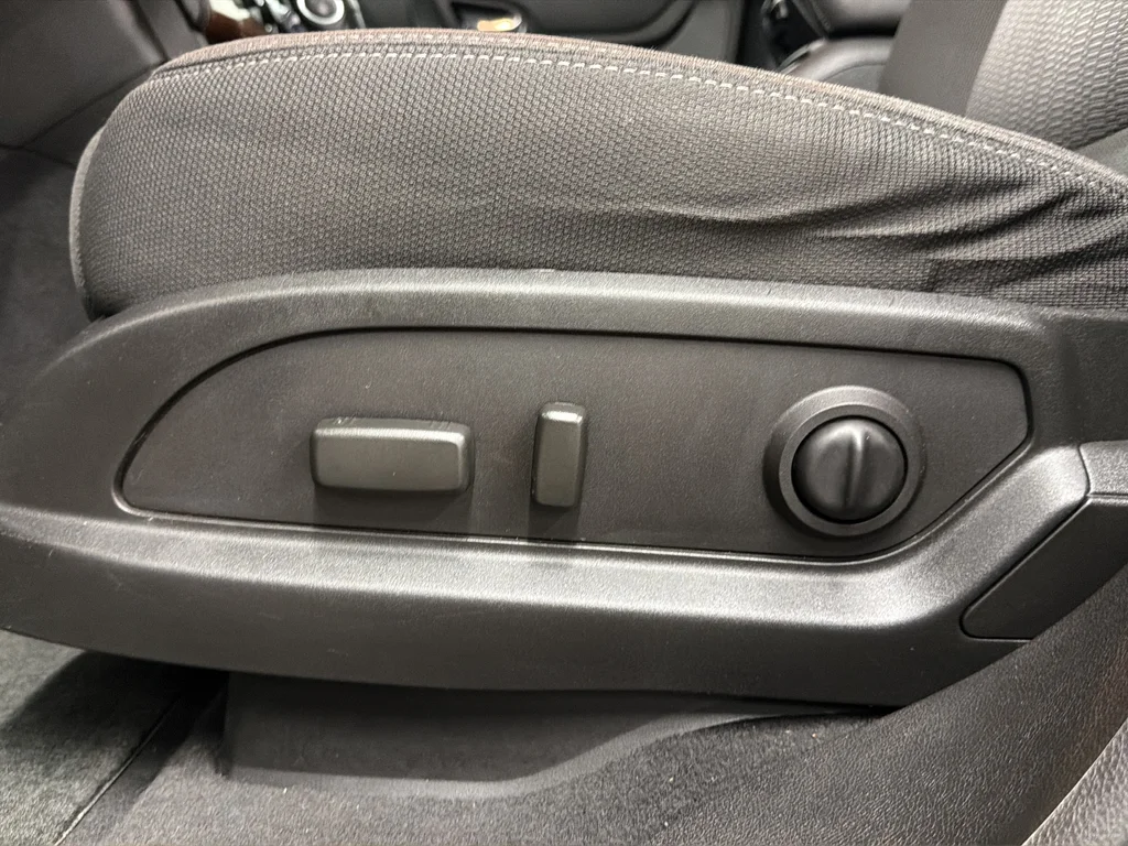 Used 2014 Blue Chevrolet LT image 18