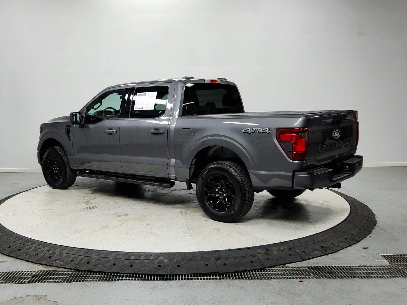 Used 2024 Gray Ford XLT image 6