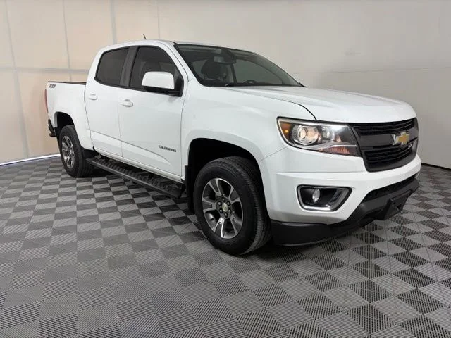 Used 2019 White Chevrolet Z71 image 2