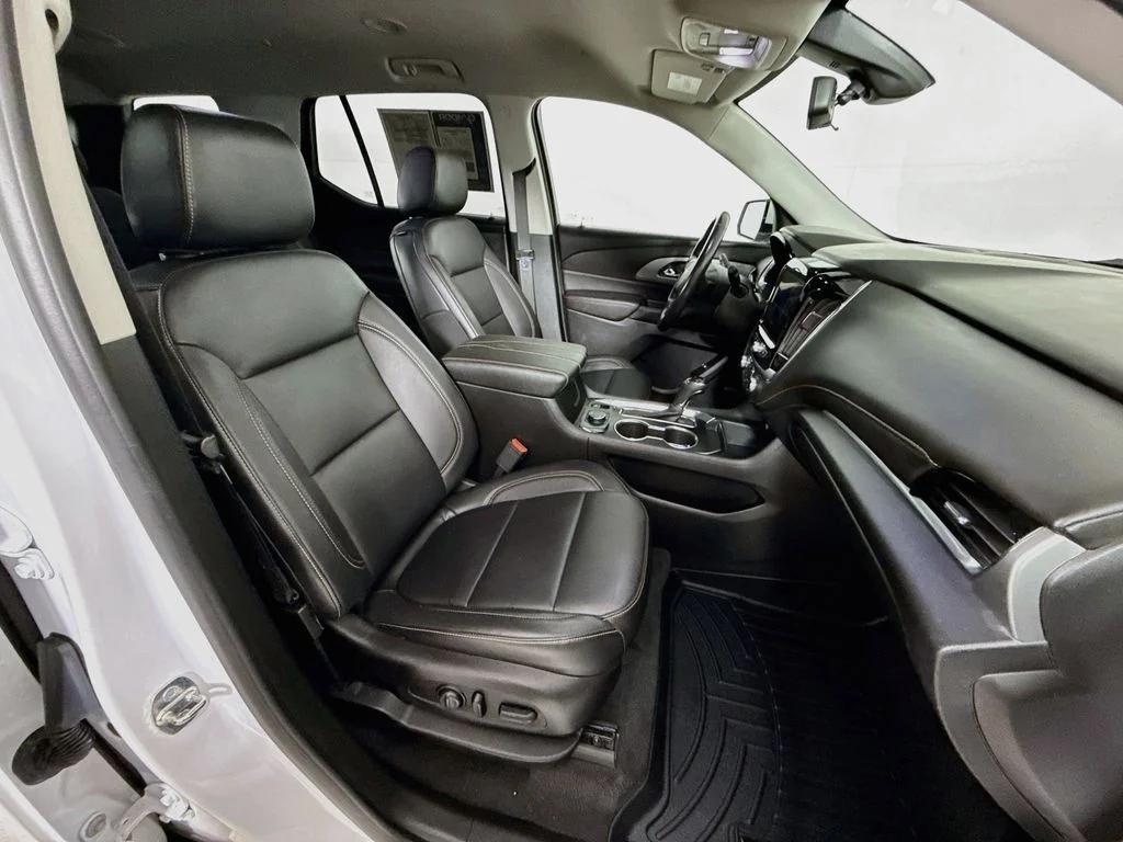 Used 2019 Summit White Chevrolet LT Leather image 30
