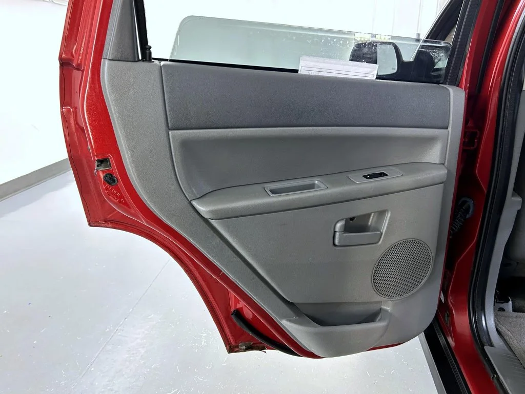 Certified Used 2006 Red Jeep Laredo image 21