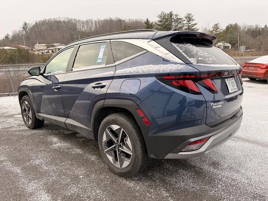 Used 2025 Blue Hyundai SEL image 5