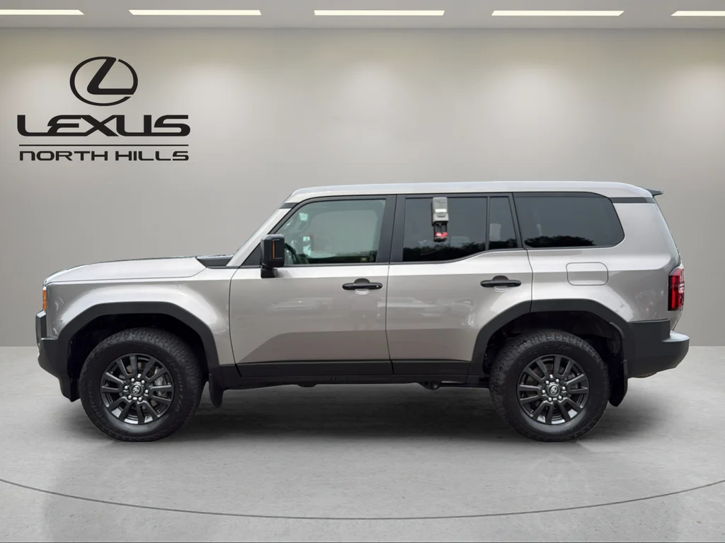 Used 2025  Toyota 1958 image 9