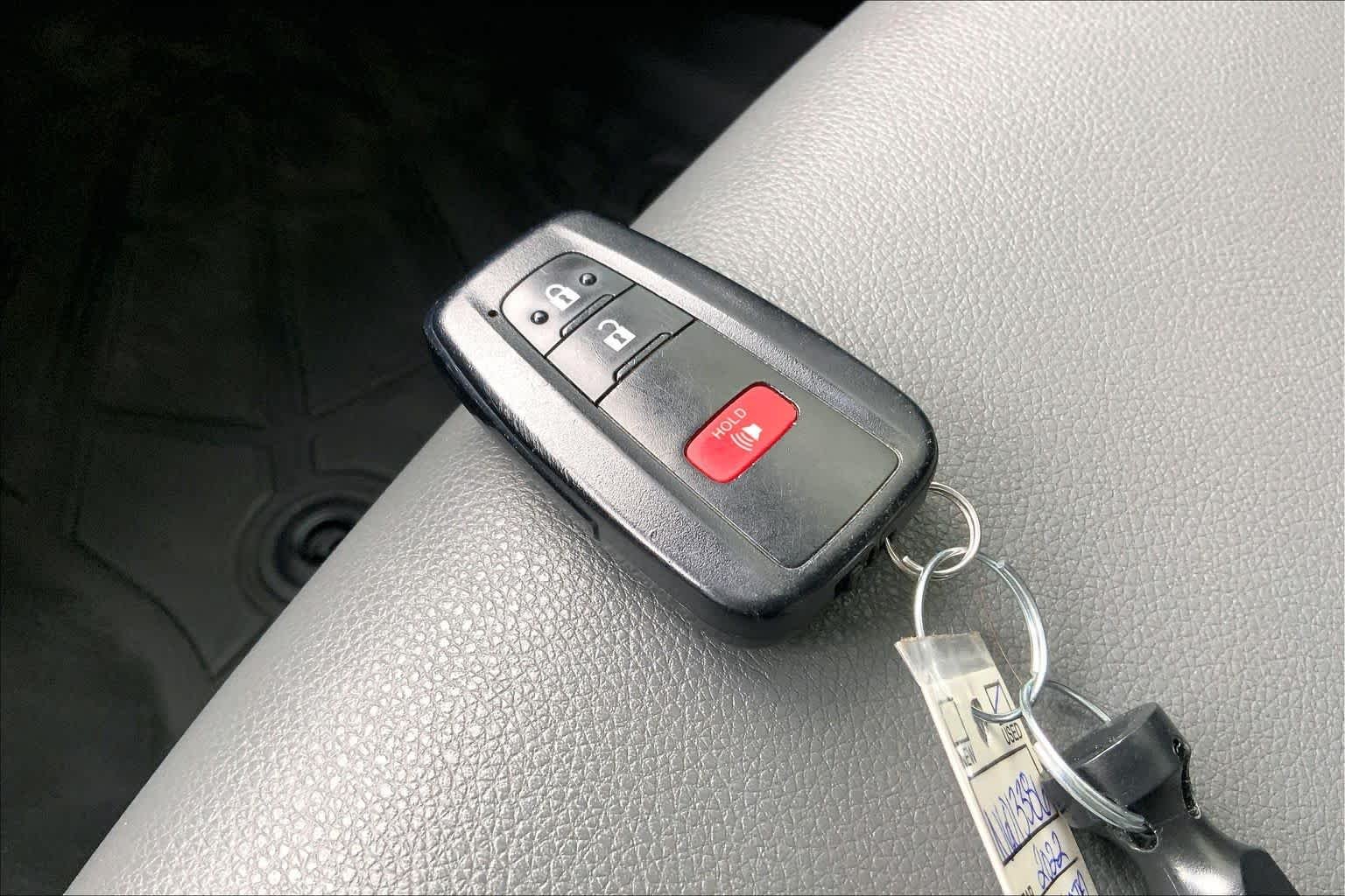 Used 2022 White Toyota SR5 Premium image 15