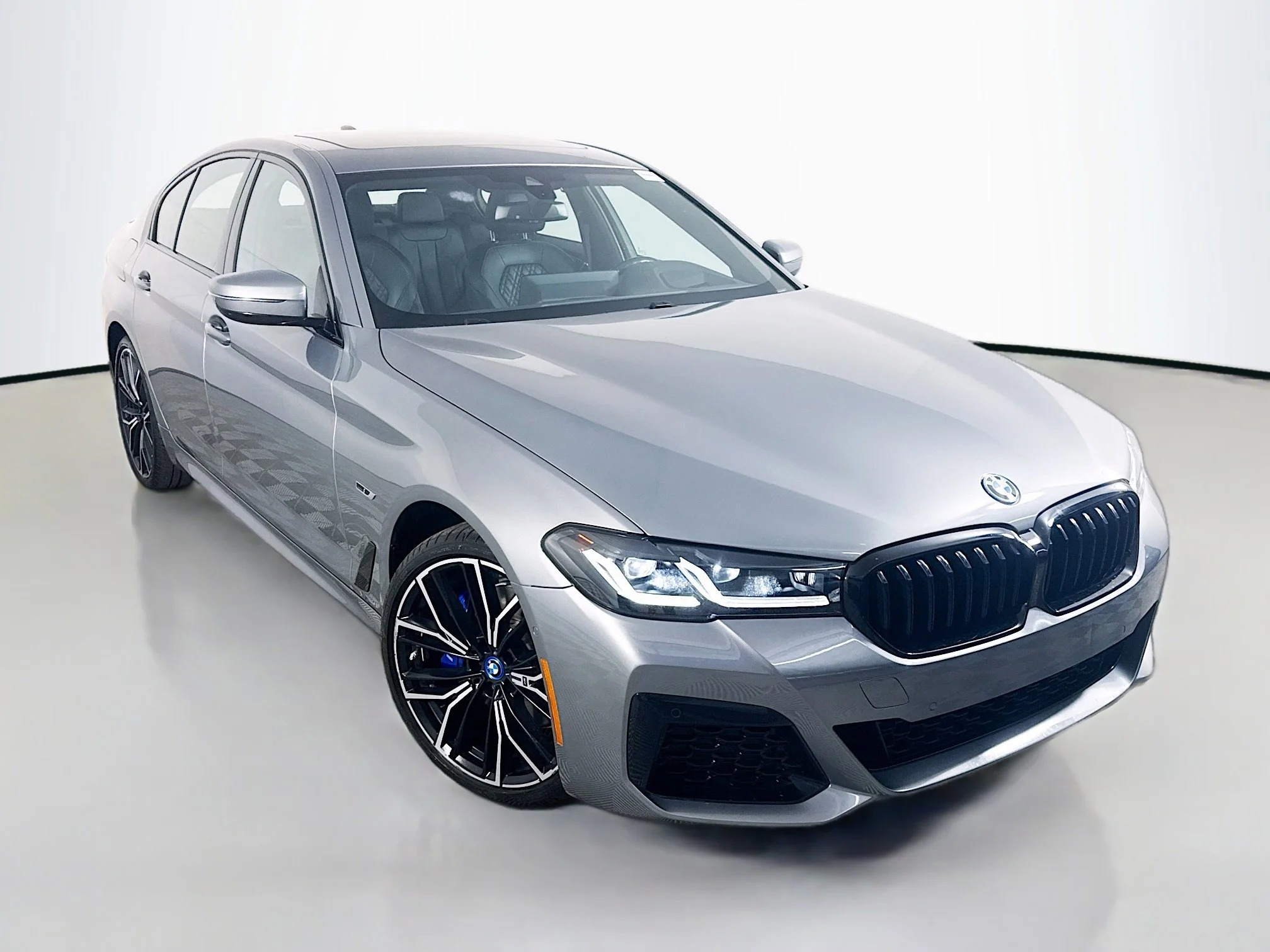 2023 BMW 5 Series 530e iPerformance Sedan's photo