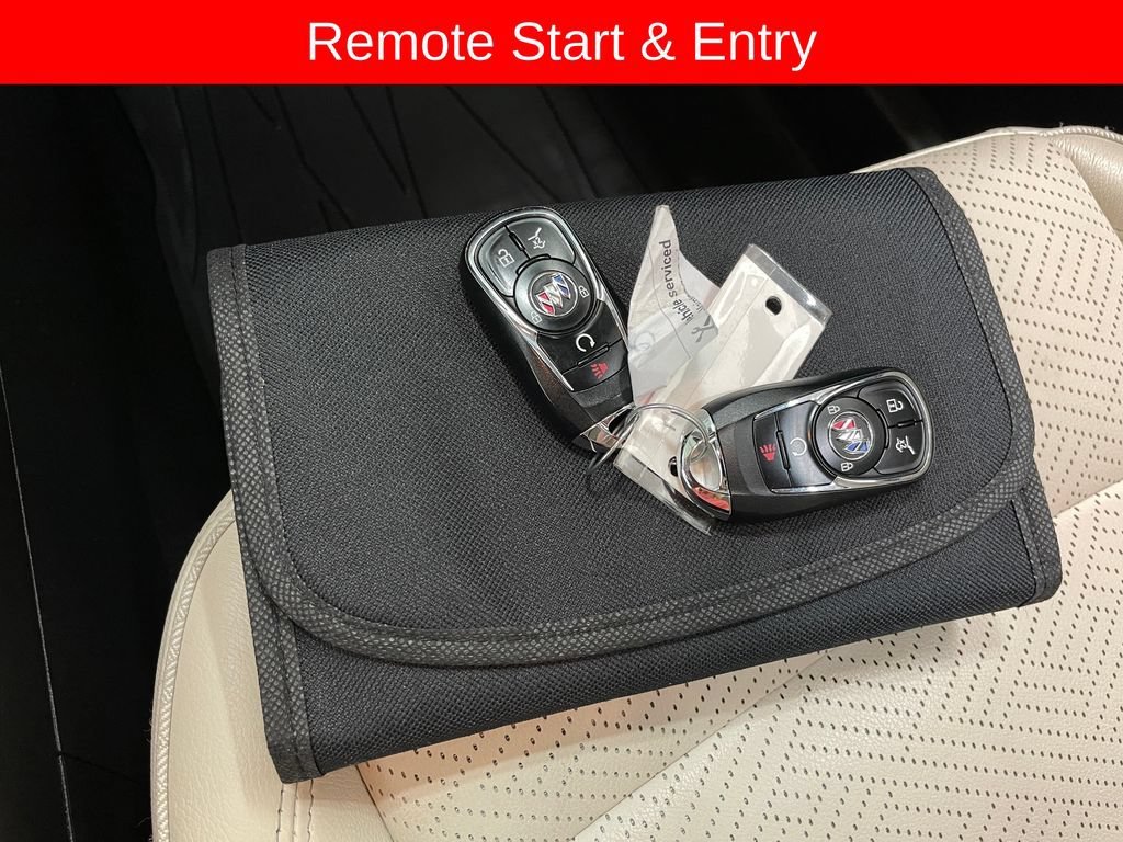 Used 2020 WHITE FROST TRICOAT Buick Essence image 8