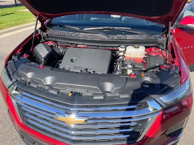 Used 2023 RADIANT RED TINTCOAT Chevrolet LT Cloth image 20