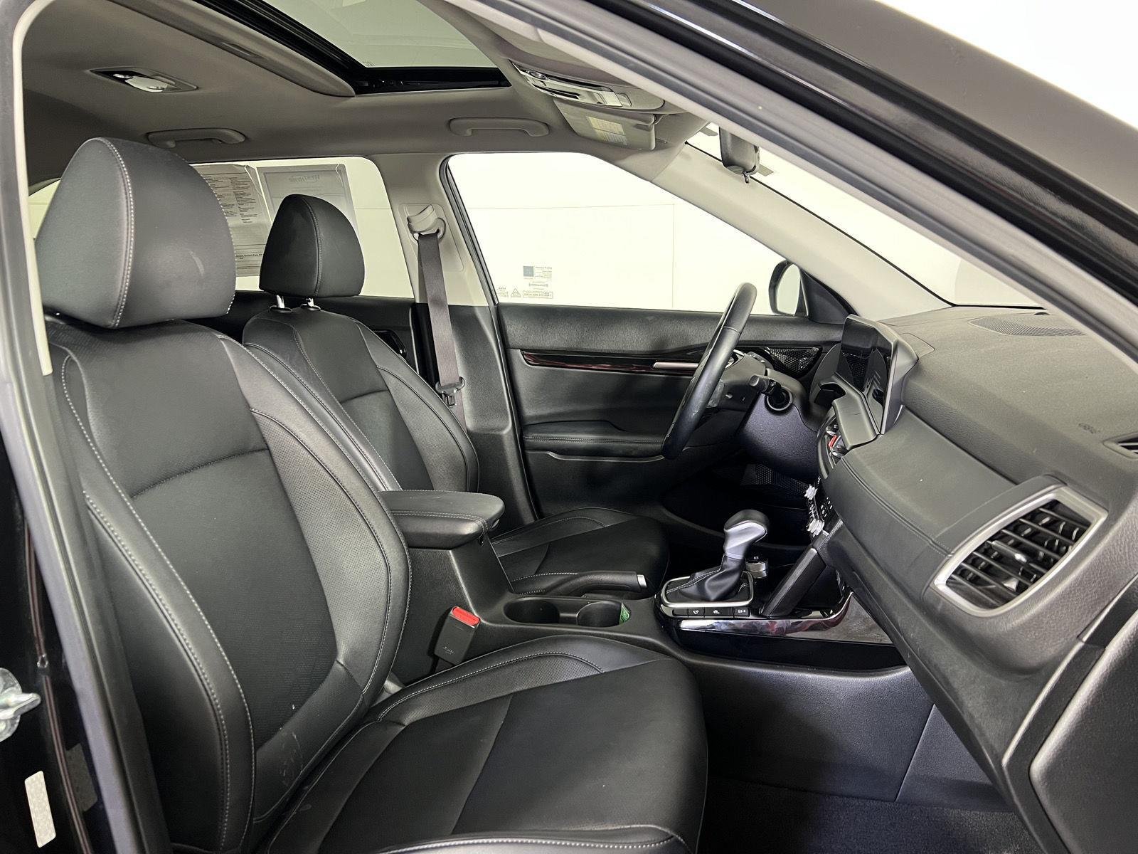 Used 2024 Fusion Black Kia EX image 13