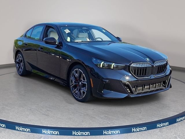 New 2027 Carbon Black Metallic BMW 530i xDrive image 3