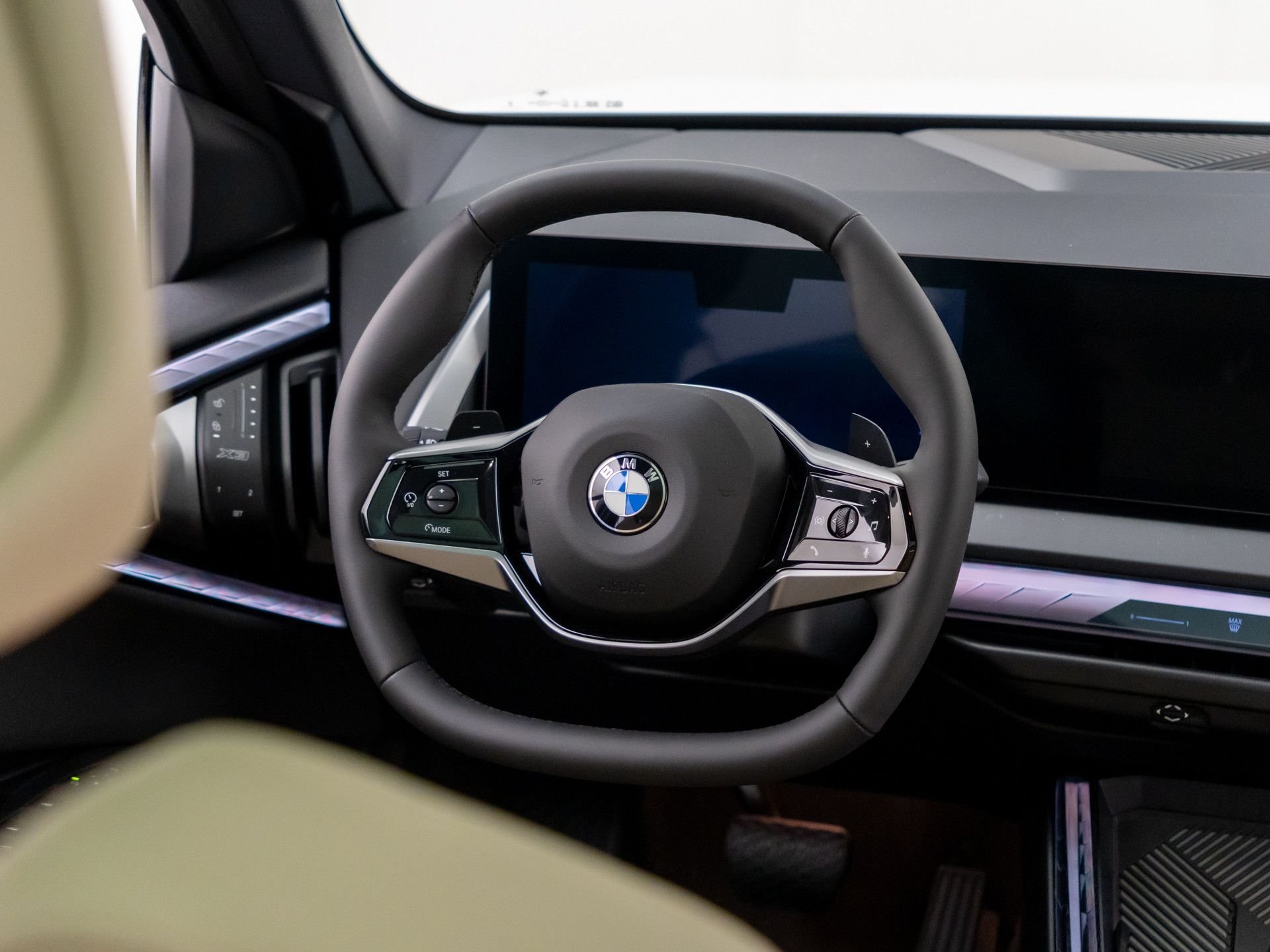 New 2026 Mineral White Metallic BMW 30 xDrive image 12