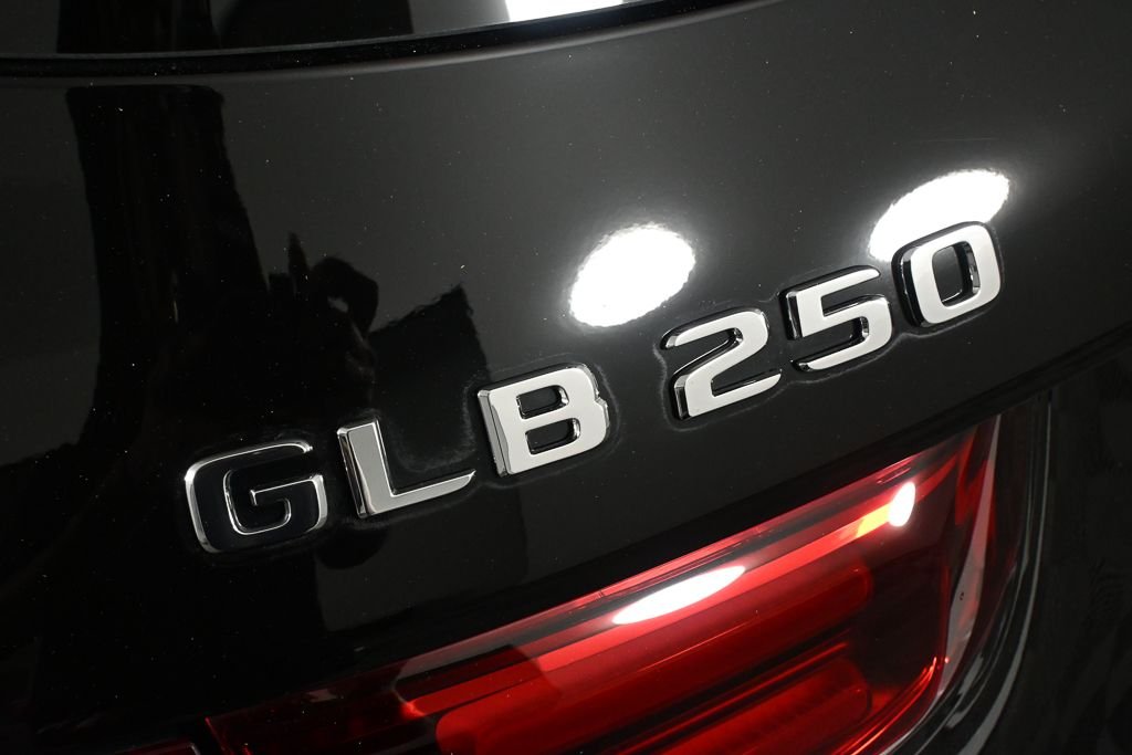 New 2026 Night Black Mercedes-Benz GLB 250 image 28