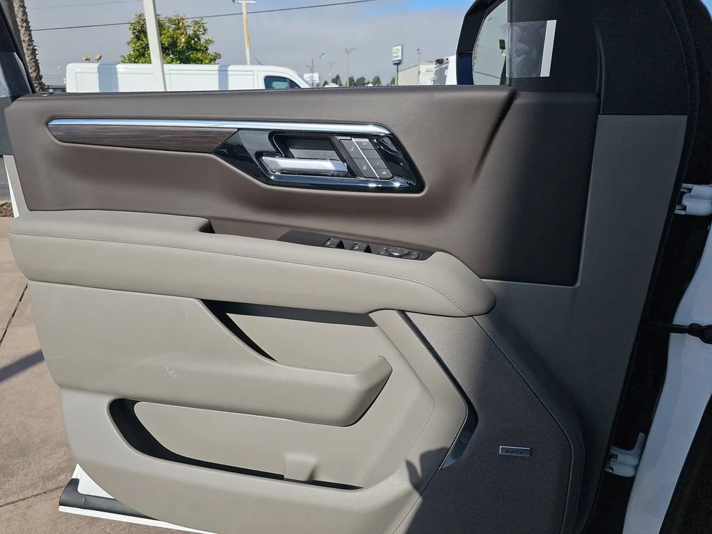 New 2026 Summit White Chevrolet LT image 29