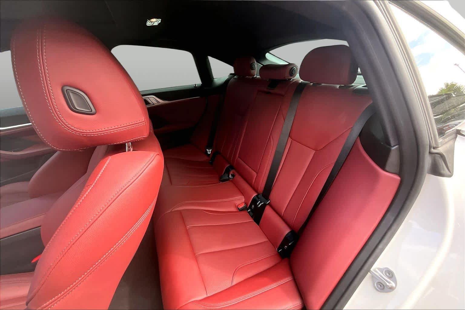 Used 2023 Alpine White BMW eDrive40 image 19