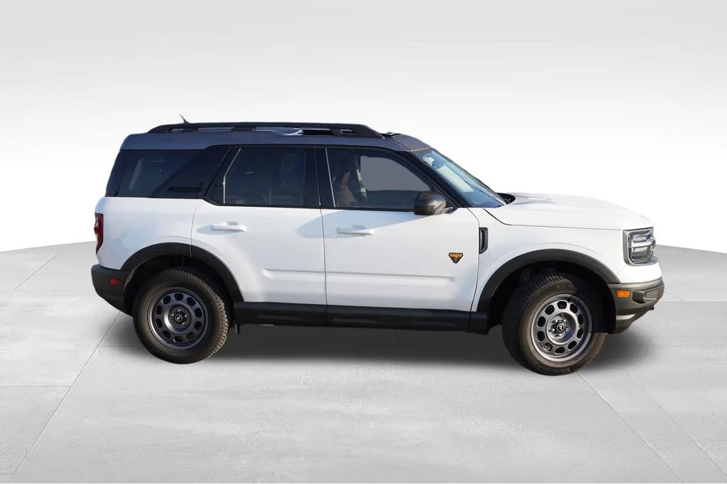 Used 2021 Oxford White Ford Badlands image 2