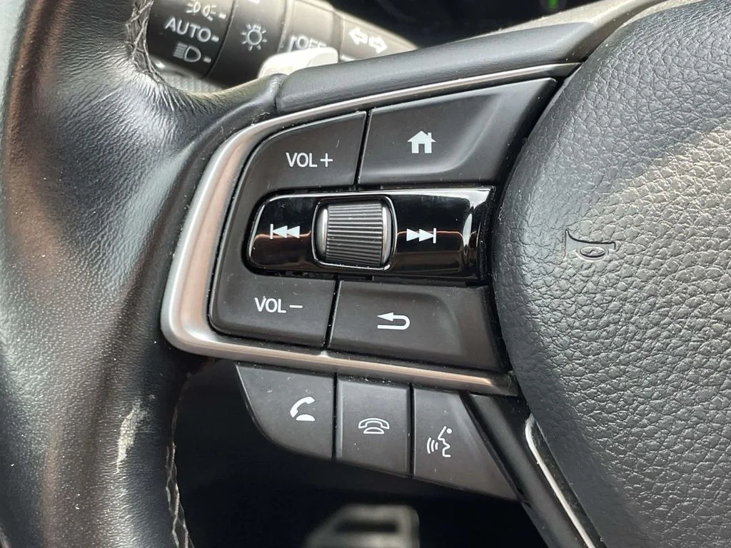 Used 2018  Honda Sport image 31