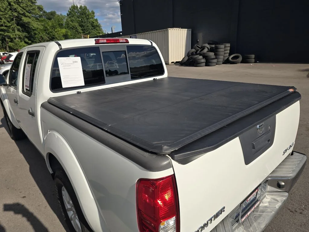 Used 2016 Glacier White Nissan SV image 11