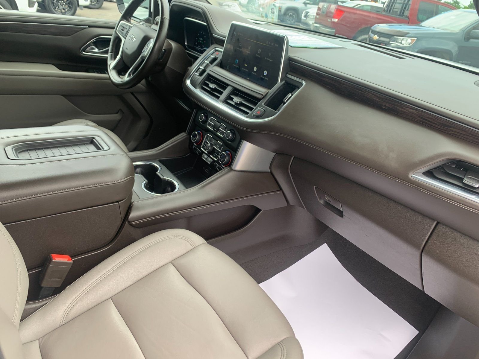 Used 2023 White Chevrolet Z71 image 17