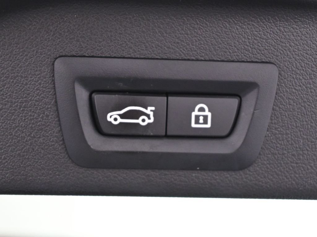 Certified Used 2023 White BMW sDrive40i image 31