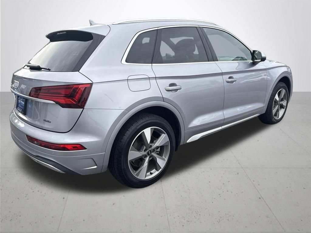 Used 2022 Florett Silver Metallic Audi 40 Premium Plus image 6