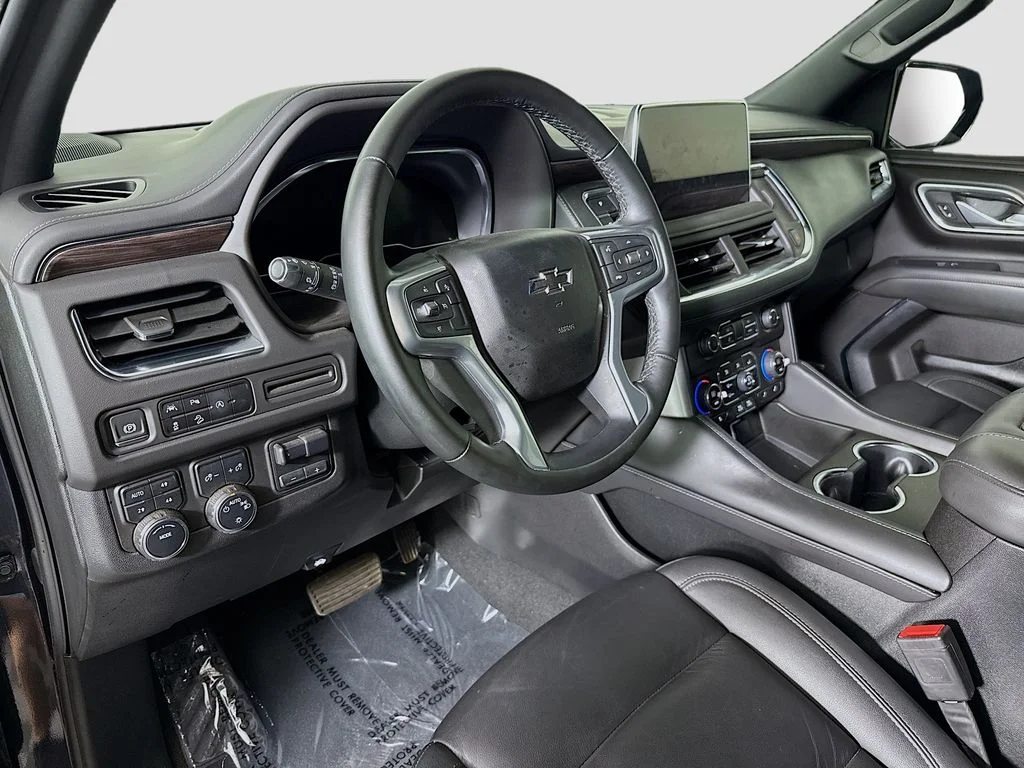 Used 2024 Gray Chevrolet Z71 image 9