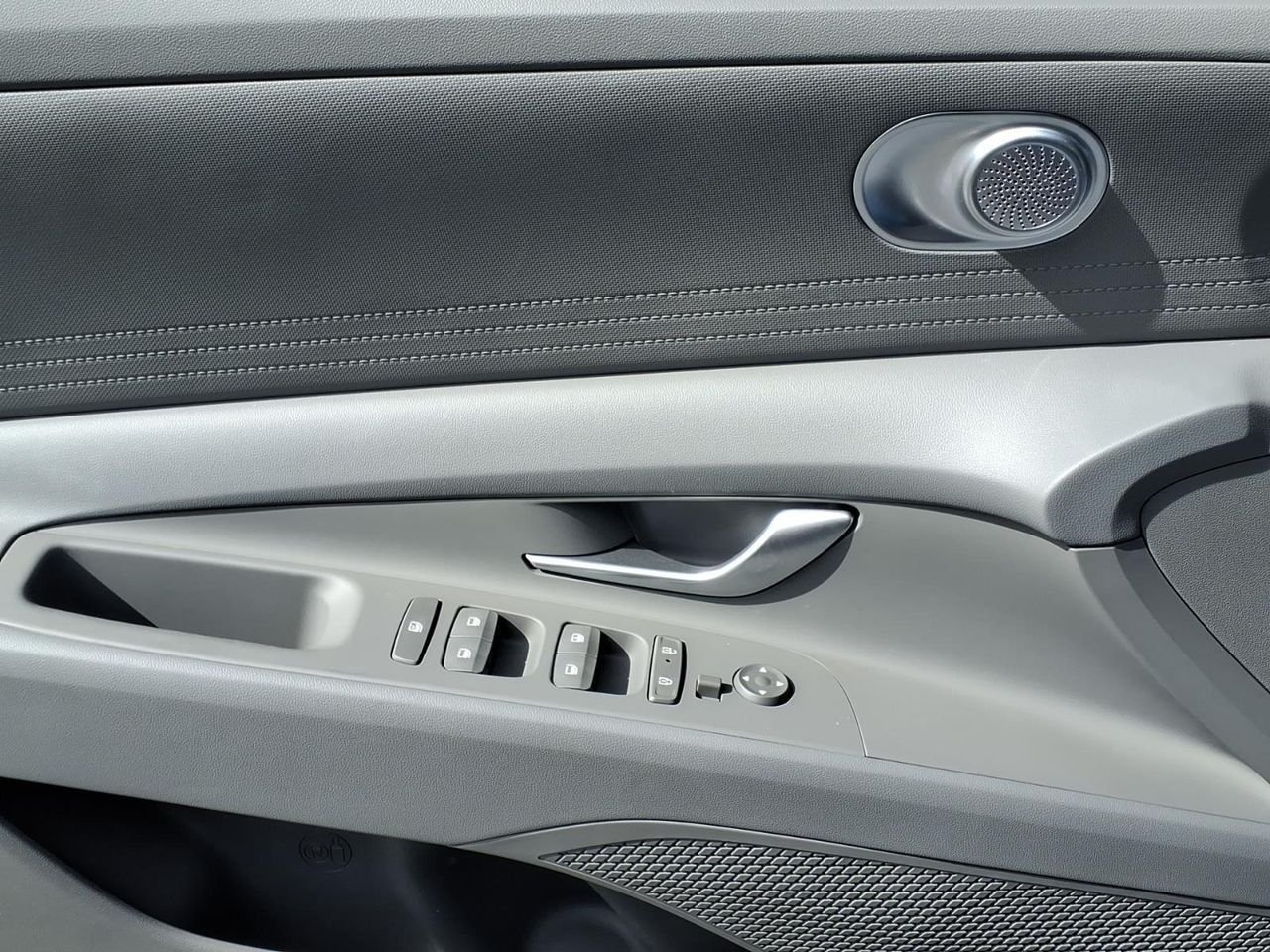 New 2026 Amazon Gray Hyundai SE image 14