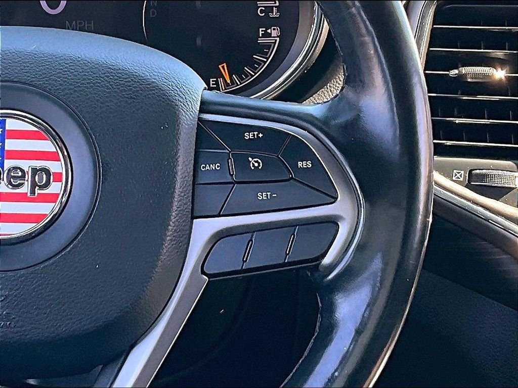 Used 2021 Silver Jeep Laredo E image 25