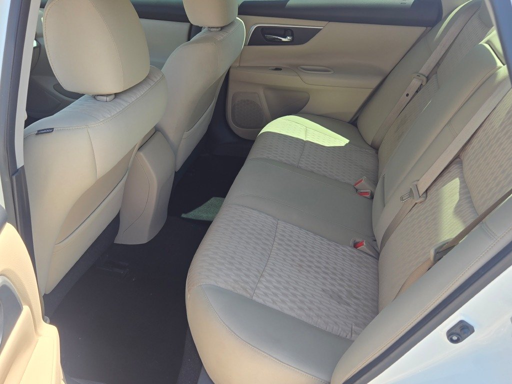 Used 2016 White Nissan 2.5 SV image 15