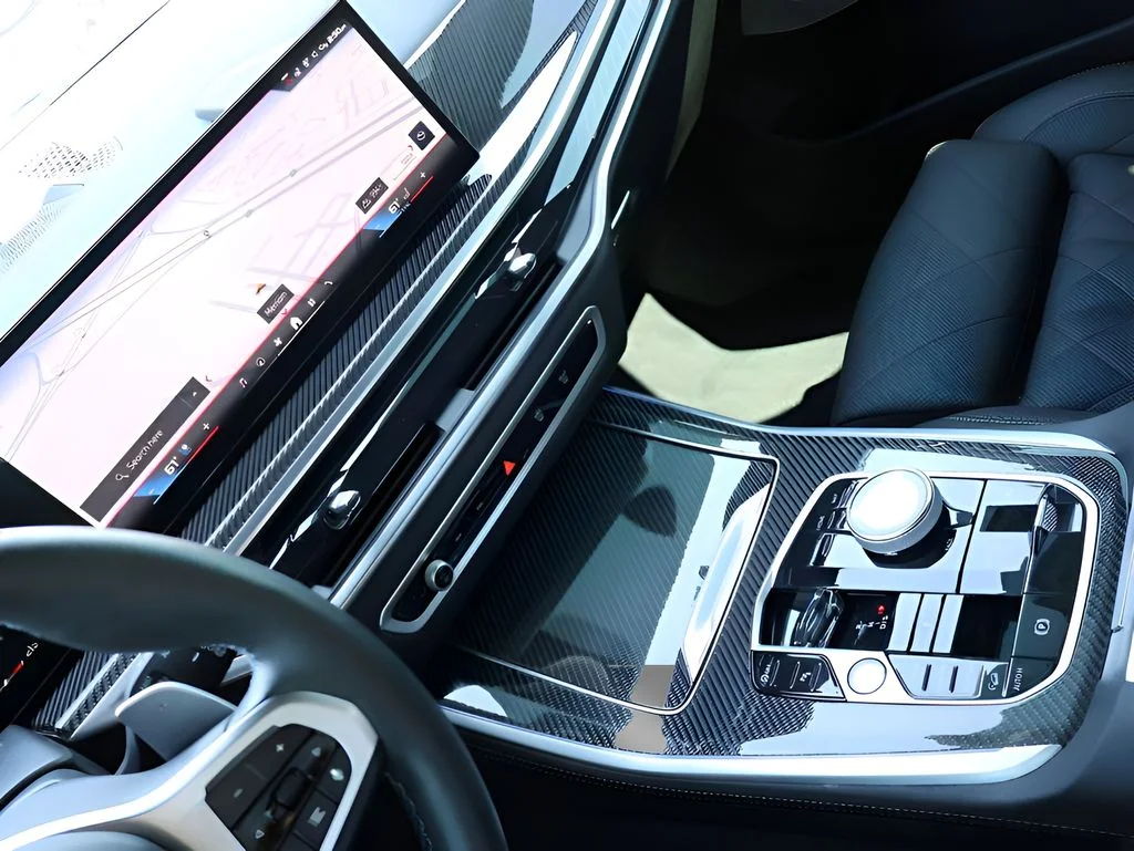 Used 2025 Black BMW M60i image 21